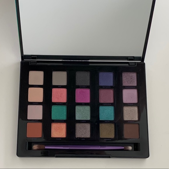 Urban Decay Vice 4 Palette LIMITED EDITION - Picture 1 of 4